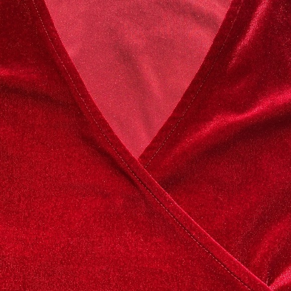 FOREVER 21 velvet red crop top faux wrap style V neck long belt ties NEW size M - Picture 4 of 12